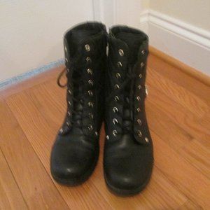 Lace-up leather boots
